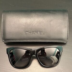CHANEL Classic Black Sunglasses